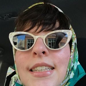 Meet your Posher, Kira